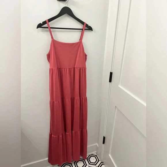 SO pink adjustable strap tiered maxi dress size Large Juniors - Picture 1 of 4